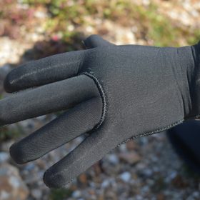 stretchy Entry level wetsuit gloves titanium 3mm neoprene warm grippy 