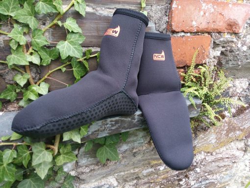 Kids / Childrens 3mm wetsuit socks with grippy soles