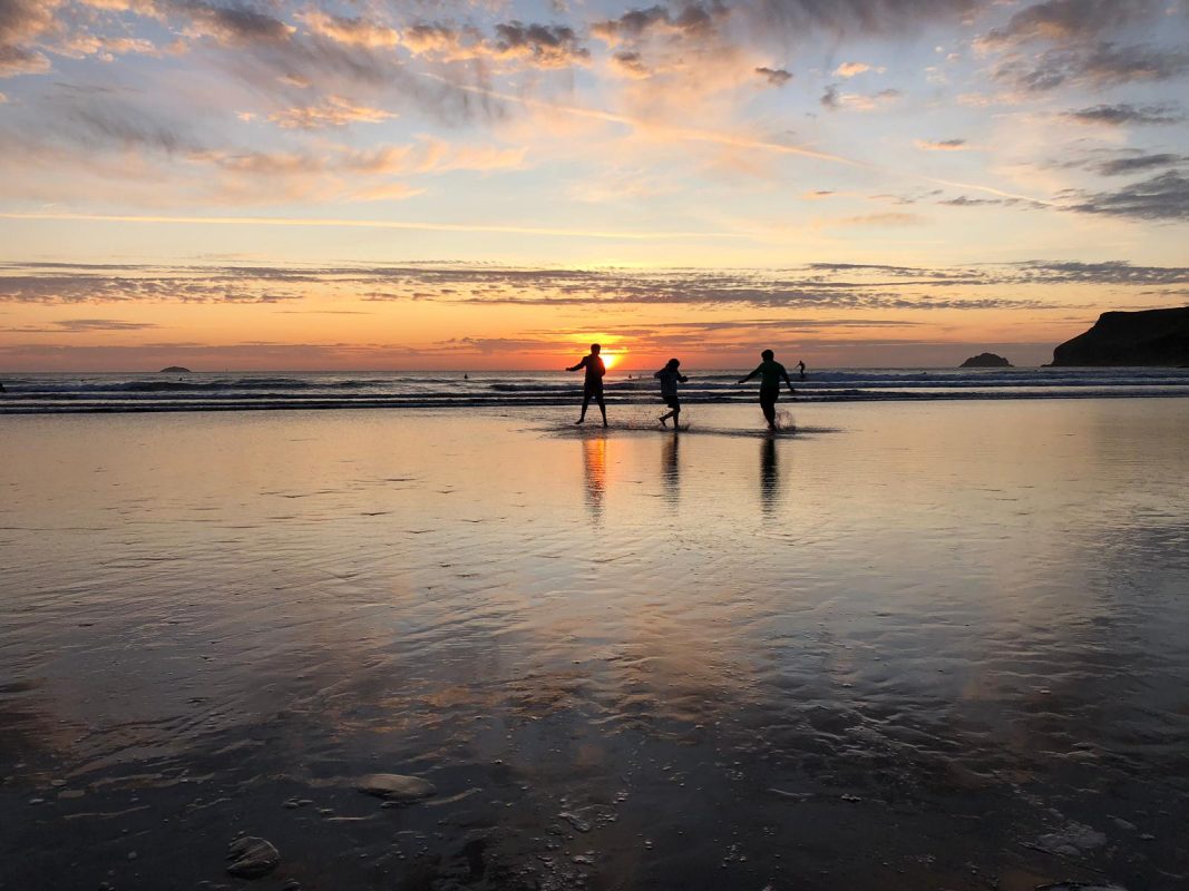 Sunset and splash at Polzeath, thanks to Lizzi