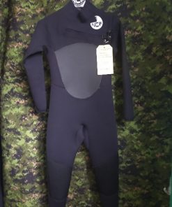 Used / pre-loved NCW junior full 5mm chest zip winter wetsuit age 11-12 approx.