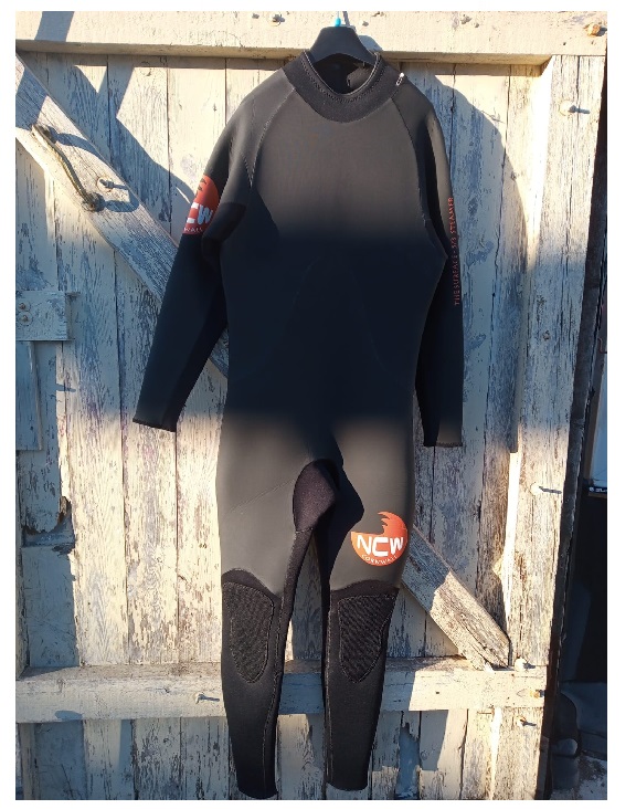 Used Adult Mens NCW Surface 5/3 back zip wetsuit size LARGE North