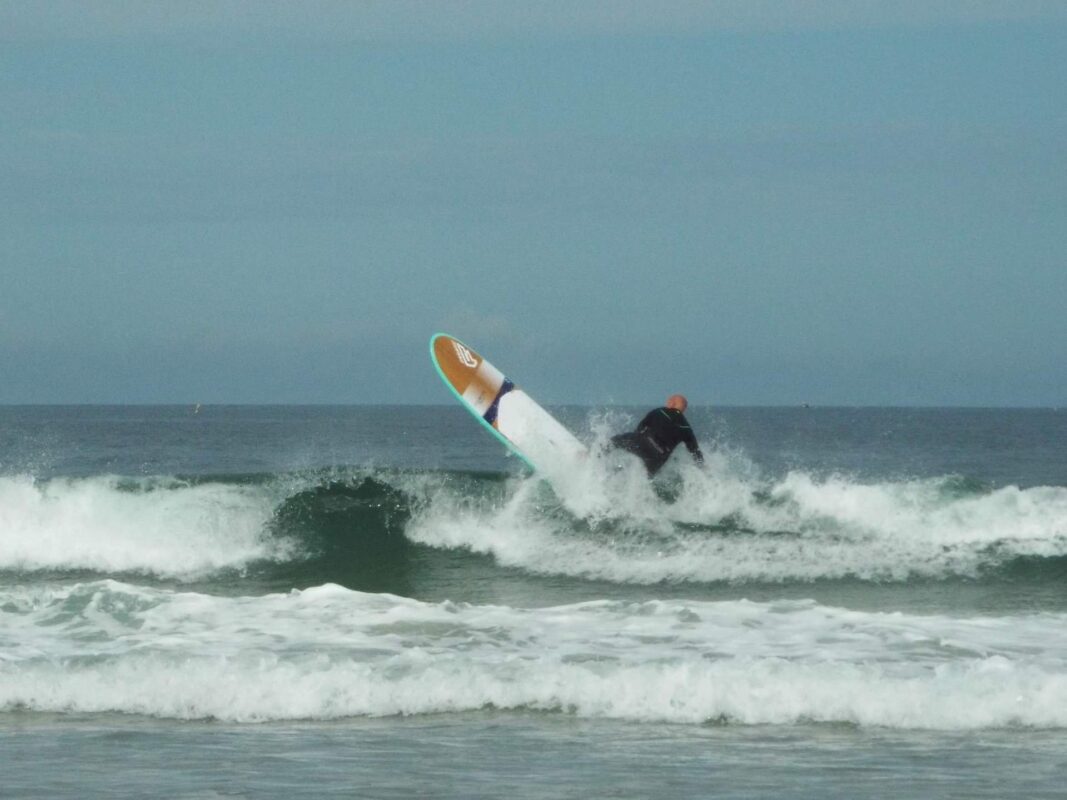 Surf skating in winter to practise surfing
