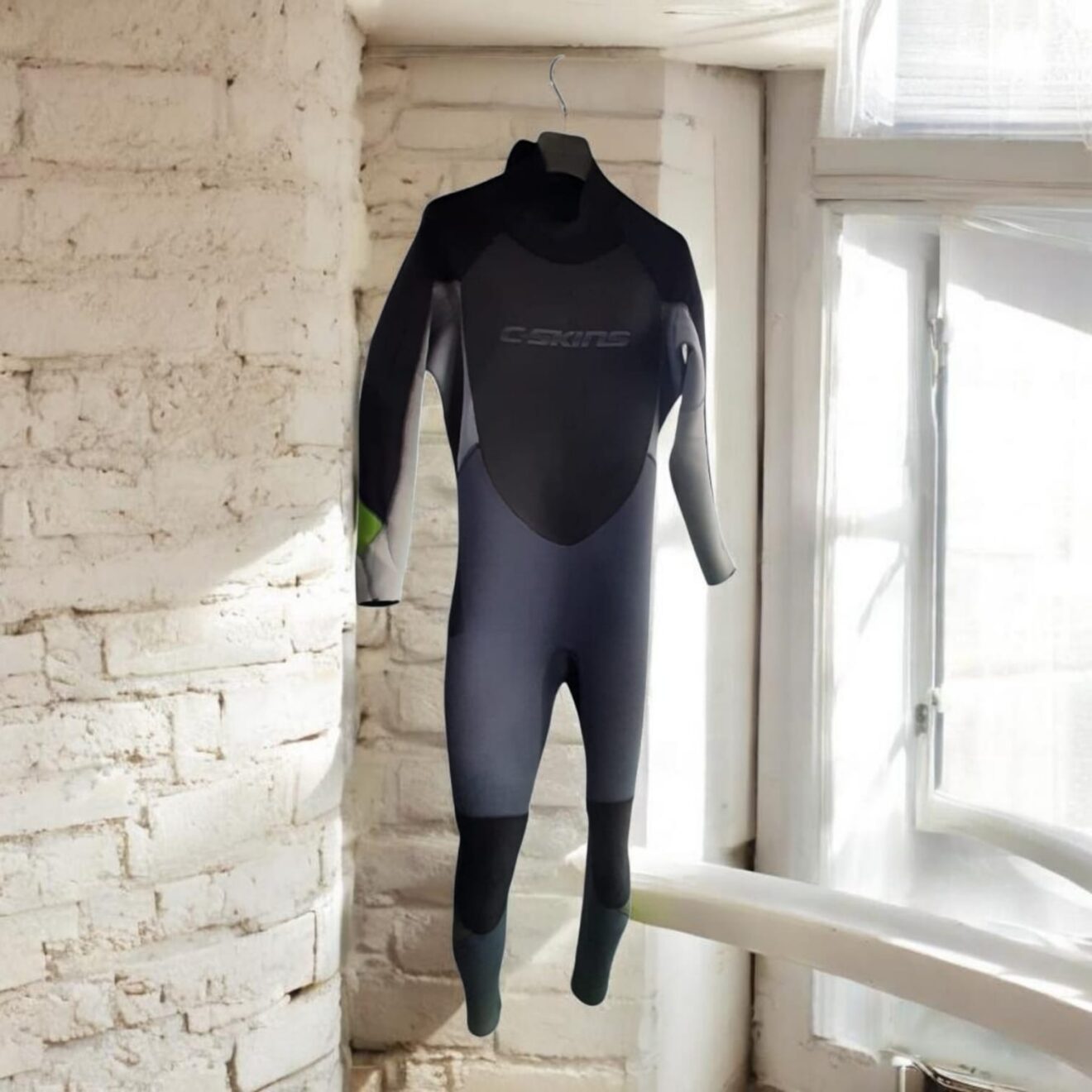 Used pre loved C-Skins Surflite 5/4/3mm wetsuit – size medium small