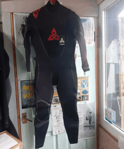 New old stock O'shea stealth winter wetsuit - 5/4/3 - medium small - £99