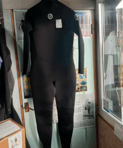 Pre loved Two Bare Feet winter wetsuit - 4/3 - size XL - £49