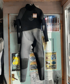 Pre loved North Coast Wetsuits winter wetsuit - 5mm - size junior medium - age 11/13 - £59